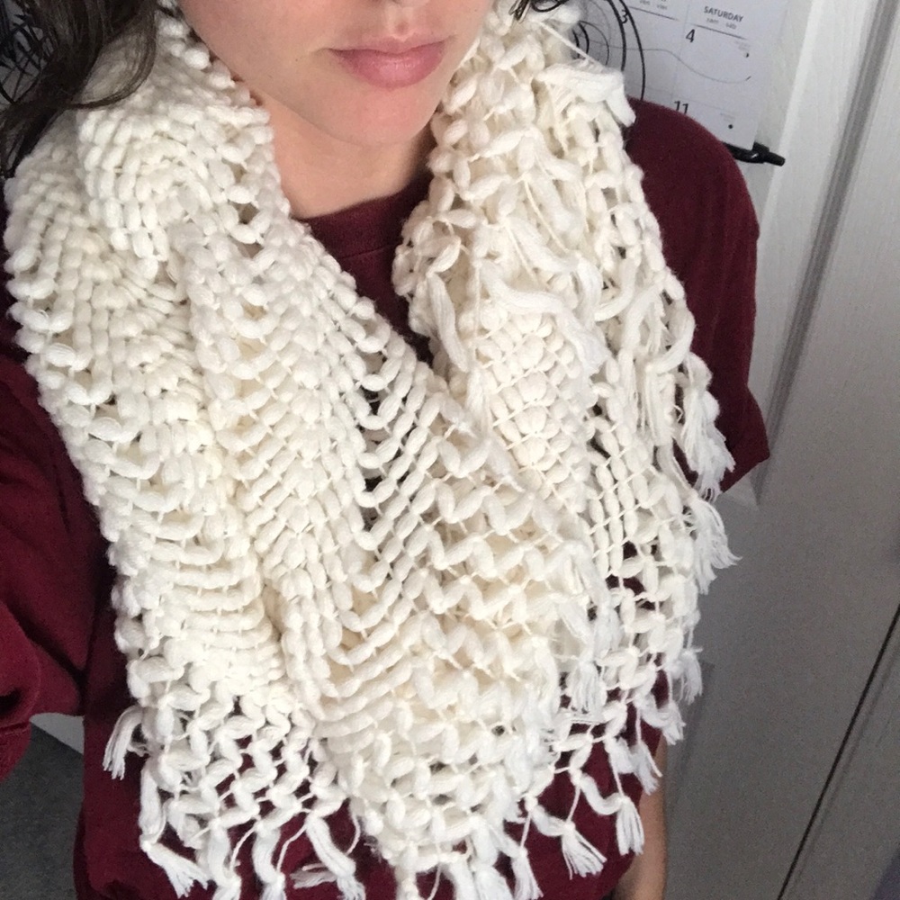 AE scarf